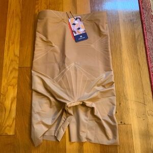 Honeylove Shadowsculpt high-waist short size S